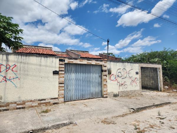 Imóvel em local estratégico — Casa no Cajueiro da Malhada, Horizonte - CE, Nº 307, 2 quartos, 180m²