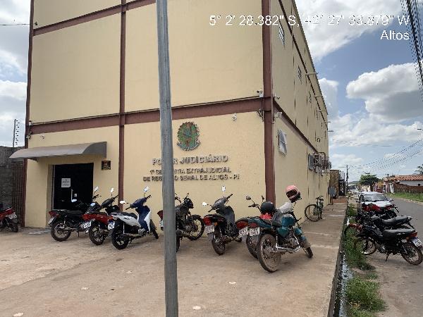 Imóvel com localização privilegiada — Casa no Bairro Ciana, Altos - PI, Nº 677, 2 quartos, 1 vaga, 300m²