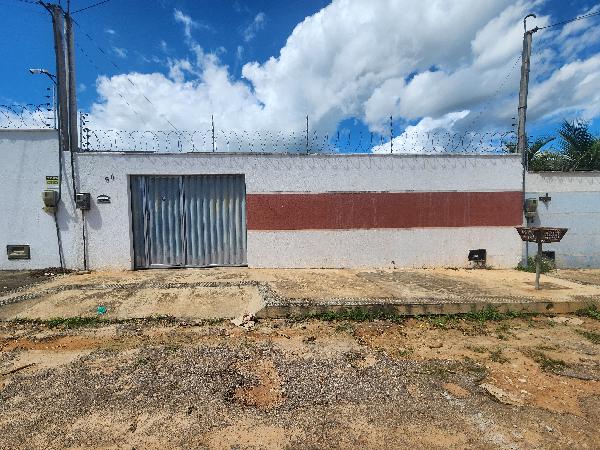 Imóvel com excelente localização — Casa no Redencao, Mossoro - RN, Nº 50, 2 quartos, 200m²
