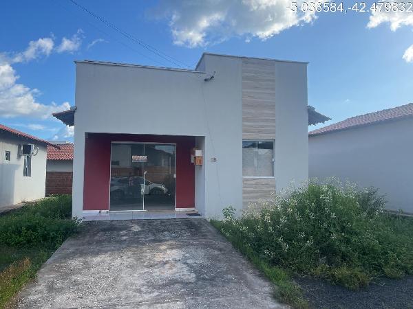 Imóvel bem posicionado — Casa no Tranqueira, Altos - PI, Nº 25, 2 quartos, 203,27m²