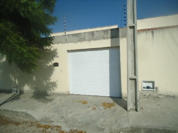 Negócio imperdível — Casa no Centro, Horizonte - CE, Nº 224-A, 1 quarto, 1 vaga, 231m²