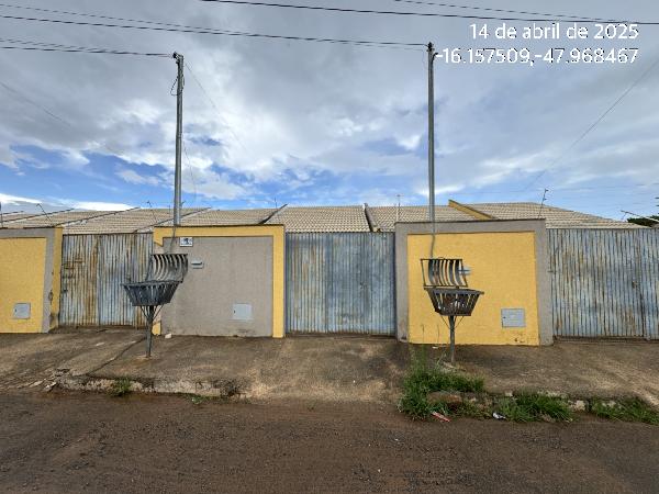 Negócio vantajoso — Casa no Parque Estrela Dalva Ix, Luziania - GO, N. SN CS 05, 2 quartos, 1 vaga, 150m²