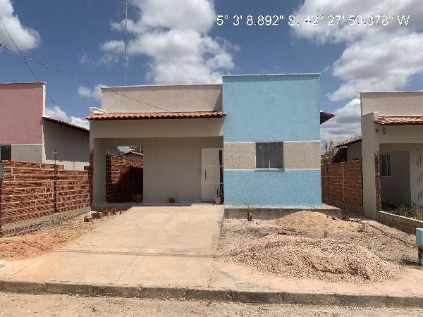 Negócio vantajoso — Casa no Centro, Altos - PI, Nº 36, 2 quartos, 200m²