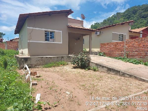 Oferta com excelente localização — Casa no Boca de Barro, Altos - PI, Nº 125, 2 quartos, 250m²