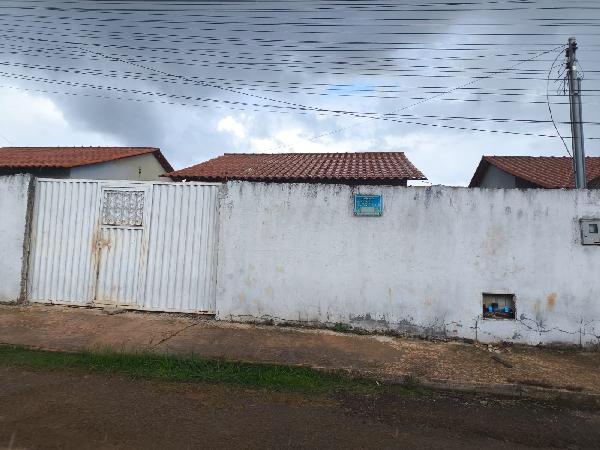 Oportunidade valiosa — Casa no Res. Ouro Ville, Aguas Lindas de Goias - GO, N. SN LOTE 25 QUADRA 07, 2 quartos, 200m²