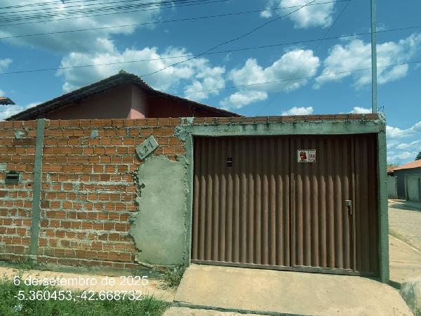 Negócio imperdível — Casa no Cidade Nova, Demerval Lobao - PI, Nº 127, 2 quartos, 1 vaga, 344,62m²