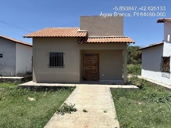 Oferta em destaque — Casa no Poeirão, Agua Branca - PI, Nº S, 2 quartos, 200m²