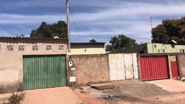 Imóvel com excelente localização — Casa no Parque Estrela Dalva Xi, Santo Antonio do Descoberto - GO, N. SN LT 06A QD 135, 2 quartos, 180m²