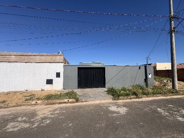 Casa, 2 quartos, 200 m² - Foto 1