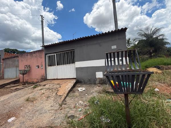 Casa, 2 quartos, 180 m² - Foto 1