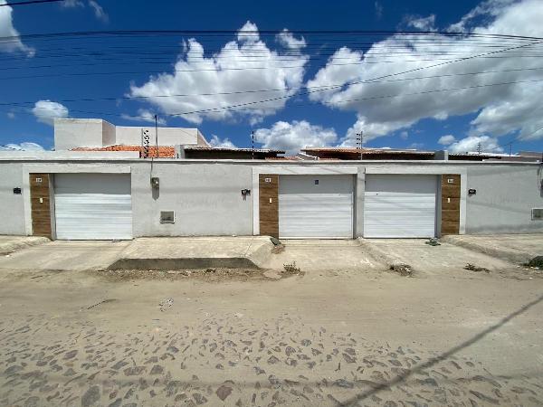 Chance única — Casa no Olho D'agua, Horizonte - CE, Nº 83B, 2 quartos, 1 vaga, 166,68m²