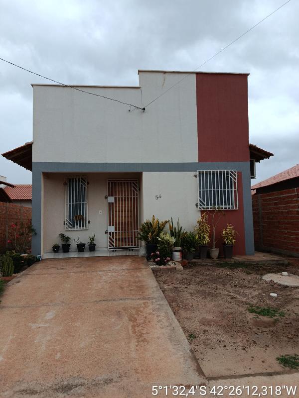 Imóvel com bom aproveitamento — Casa no Ciana, Altos - PI, Nº 54, 2 quartos, 199,98m²