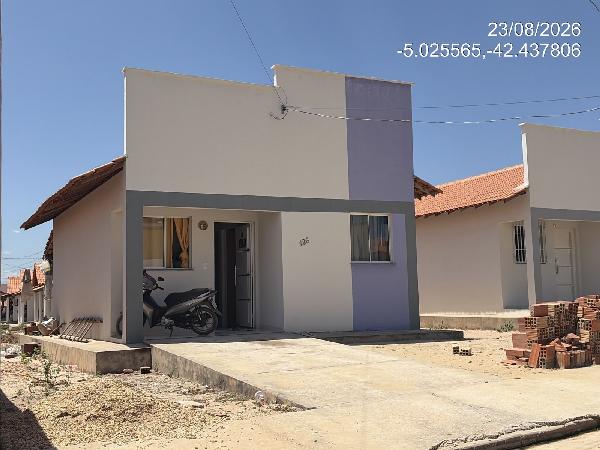 Imóvel bem localizado — Casa no Bairro Ciana, Altos - PI, Nº 126, 2 quartos, 176,55m²
