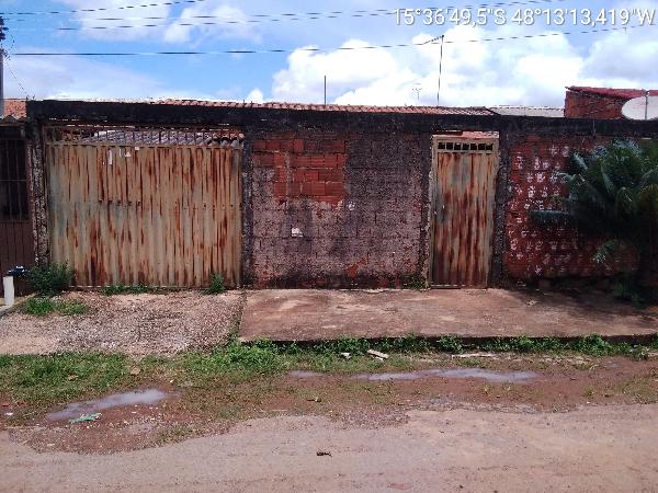 Negócio vantajoso — Casa no Ouro Verde, Padre Bernardo - GO, Nº 967, 2 quartos, 250m²