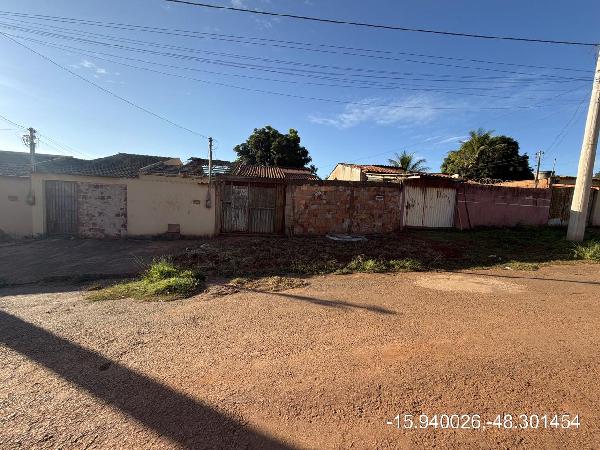 Oportunidade para moradia — Casa no Jardim Ana Beatriz Ii, Santo Antonio do Descoberto - GO, N. SN LT 13, 2 quartos, 240m²