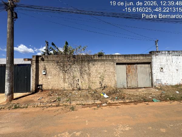 Oportunidade para moradia — Casa no Cj Hab Ouro Verde 3ª, Padre Bernardo - GO, N. SN LT 42 QD 73, 2 quartos, 1 vaga, 250m²