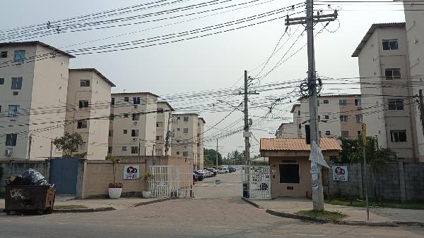 Imóvel com potencial — Apartamento no Santa Cruz, Rio de Janeiro - RJ, Apto 102, 2 quartos, 1 vaga, 44,82m²