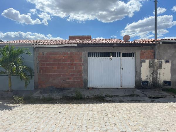 Grande oportunidade — Casa no Pedra Ferrada, Feira de Santana - BA, Nº 47, 1 quarto, 1 vaga, 126m²
