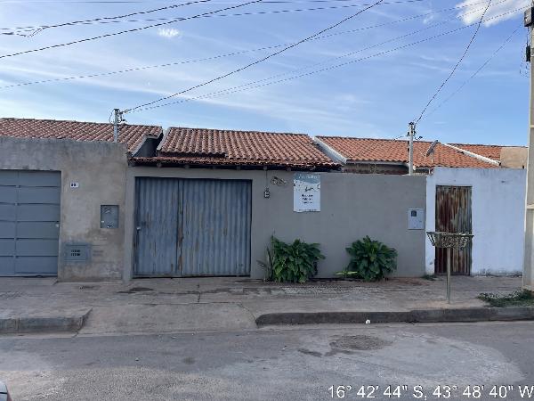 Oportunidade garantida — Casa no Residencial Golden Village, Montes Claros - MG, Nº 561, 2 quartos, 130m²