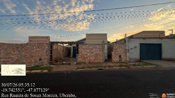 Imóvel bem posicionado — Casa no Loteamento Residencial Maria da Glo, Uberaba - MG, Nº 36, 2 quartos, 200m²