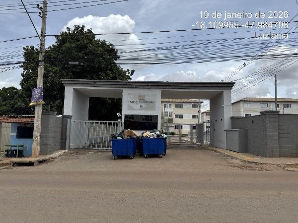 Imóvel com localização privilegiada — Apartamento no Chacaras e Mansoes Santa Maria, Valparaiso de Goias - GO, Apto 302, 2 quartos, 1 vaga, 48,62m²