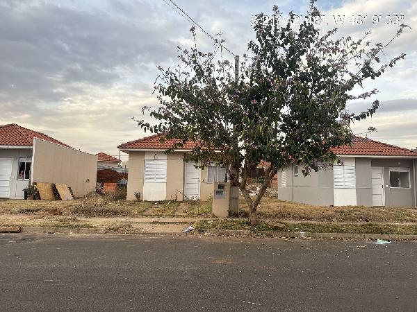 Imóvel em região valorizada — Casa no Parque Residencial Jardim Ipanema, Araraquara - SP, Nº 466, 2 quartos, 350,2m²