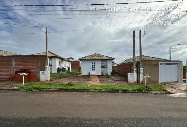 Oportunidade em destaque — Casa no Jardim Tropical, Colina - SP, Nº 605, 2 quartos, 200m²